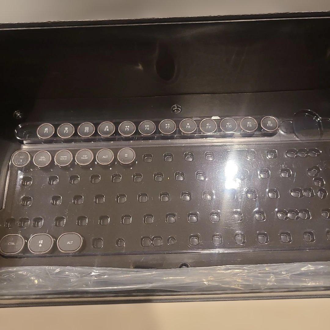 AZIO レトロクラシック コンパクト ワイヤレスキーボード ★ほぼ未使用