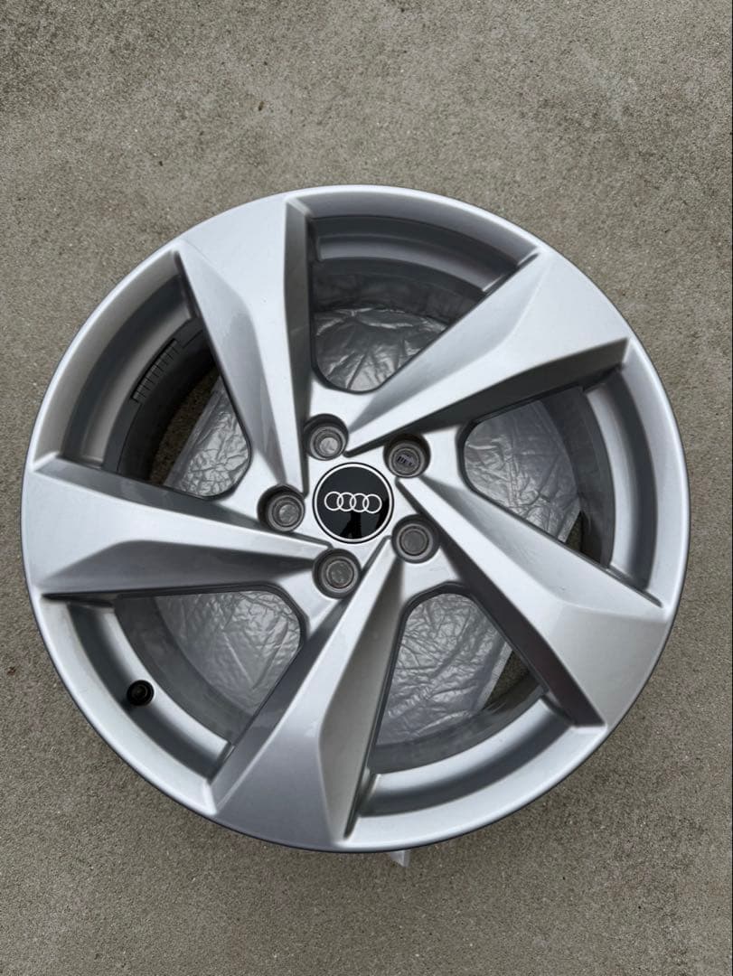 【Audi Q3純正18インチホイール】ガリキズなし、美品4本セット