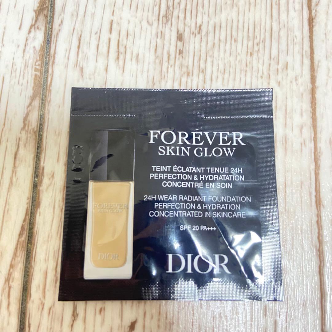 新品未使用✴︎サンプルプレゼント！Dior クッションファンデーション⭐︎ 1N