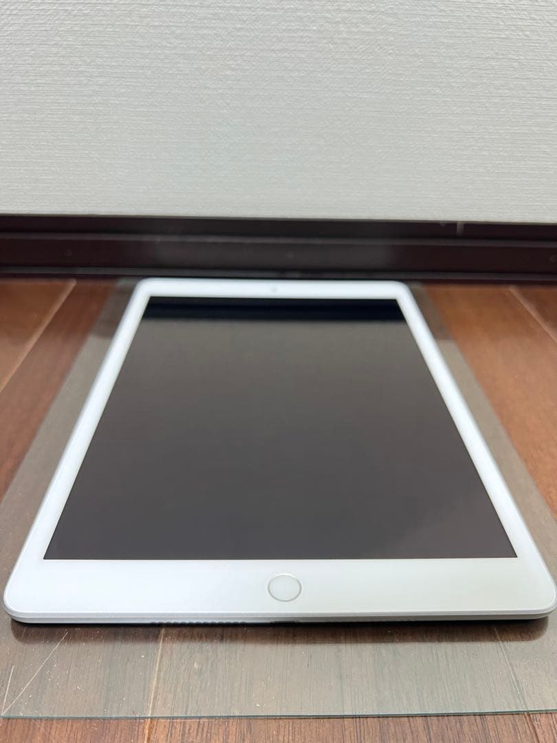 よ＊【美品】Apple iPad 7世代 シルバー A2197 本体のみ
