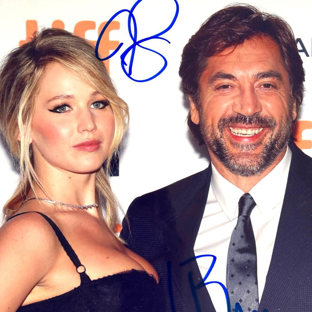ハビエル・バルデムとジェニファー・ローレンス直筆サイン入り超大型写真…