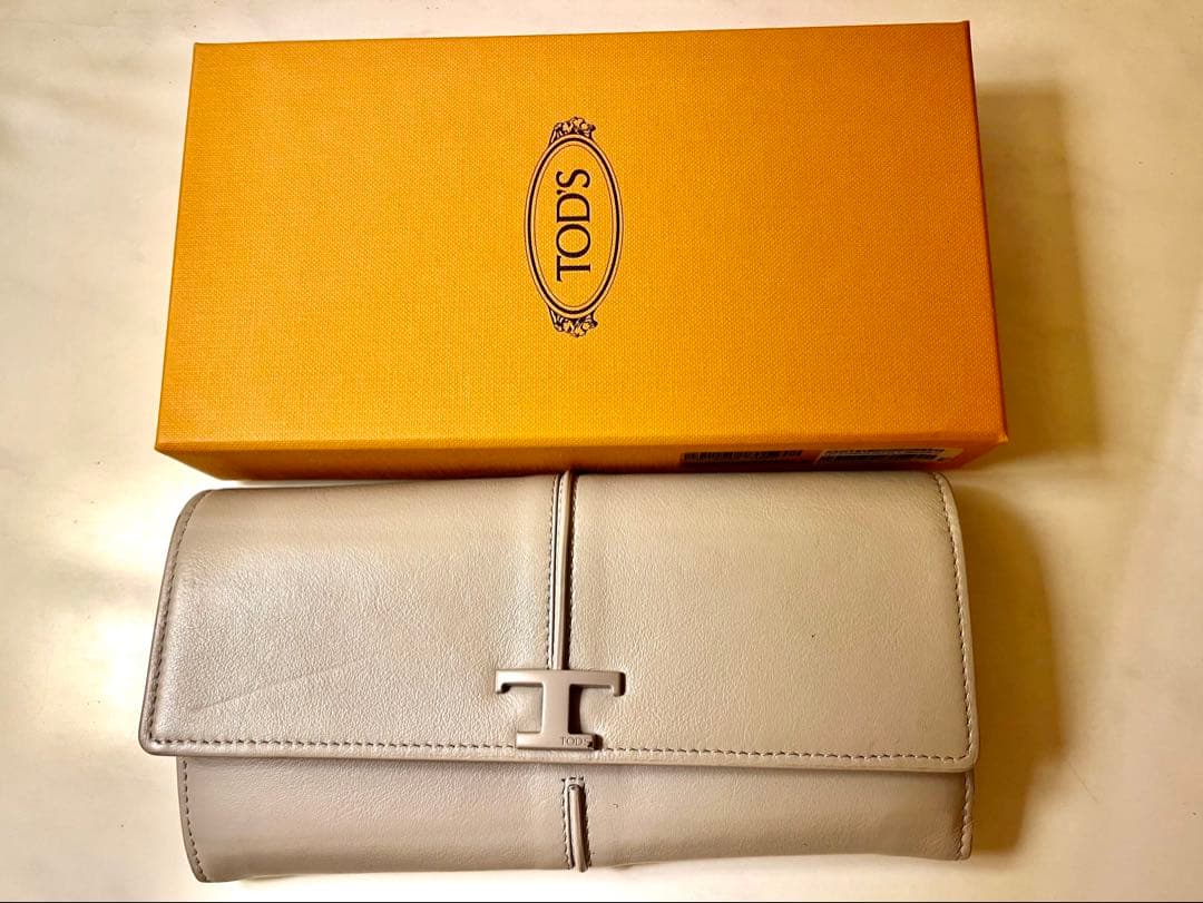 TOD'S T タイムレス レザー ウォレット二つ折り長財布グレー女性用ユーズド