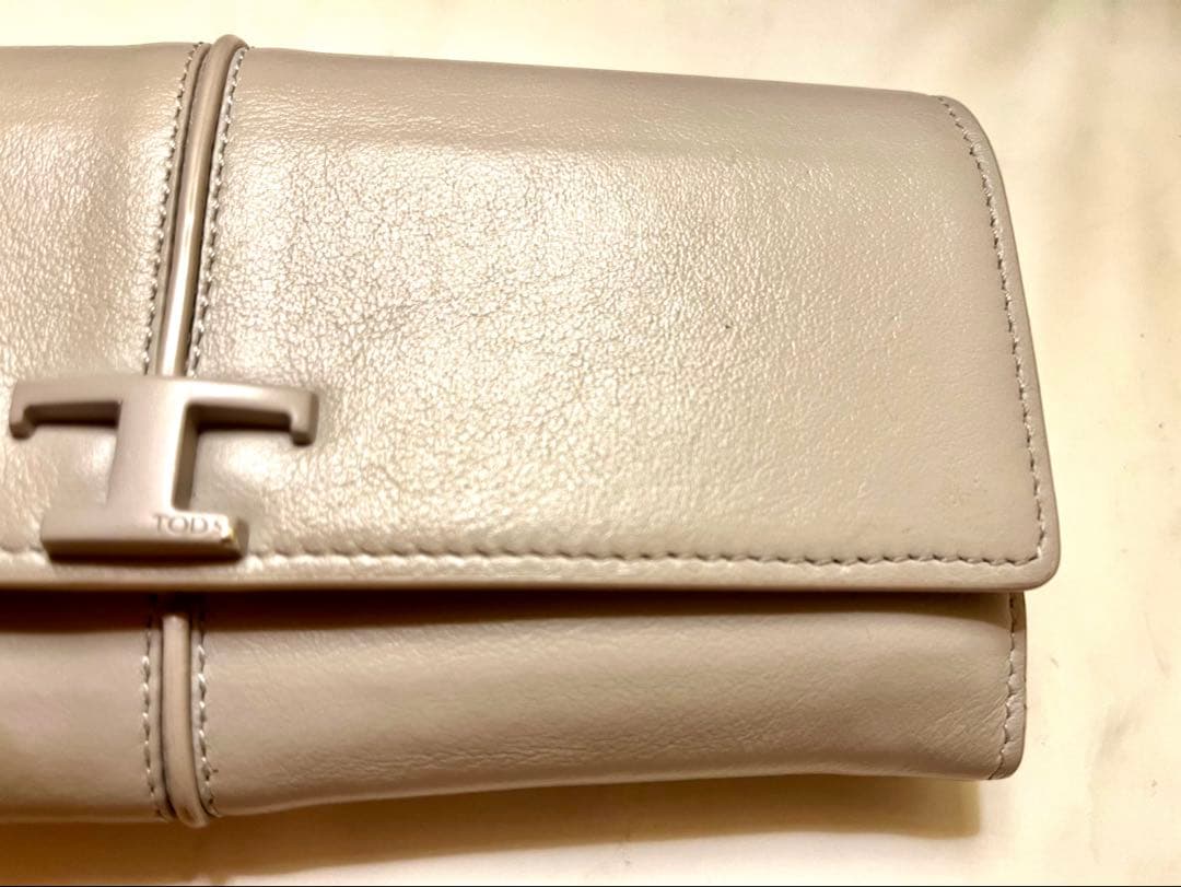 TOD'S T タイムレス レザー ウォレット二つ折り長財布グレー女性用ユーズド