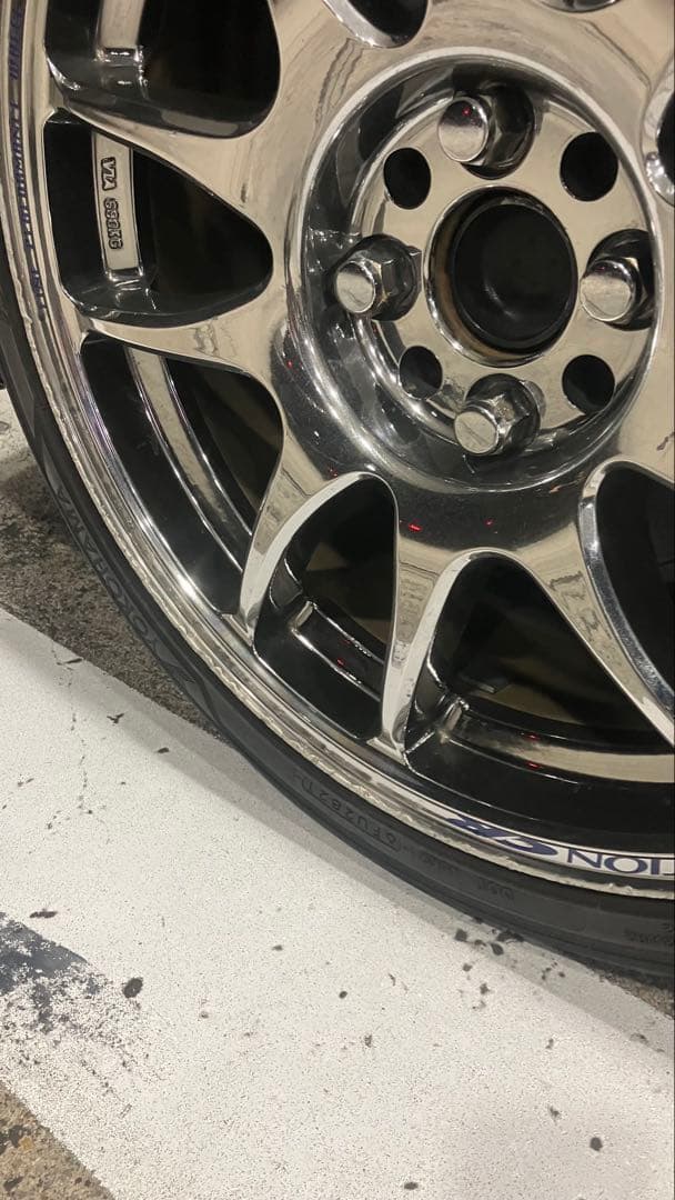 エモーション　cr kiwami １７インチ　4穴 pcd100