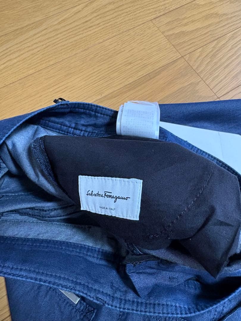 新品　Salvatore Ferragamo フレアパンツ　デニム 38