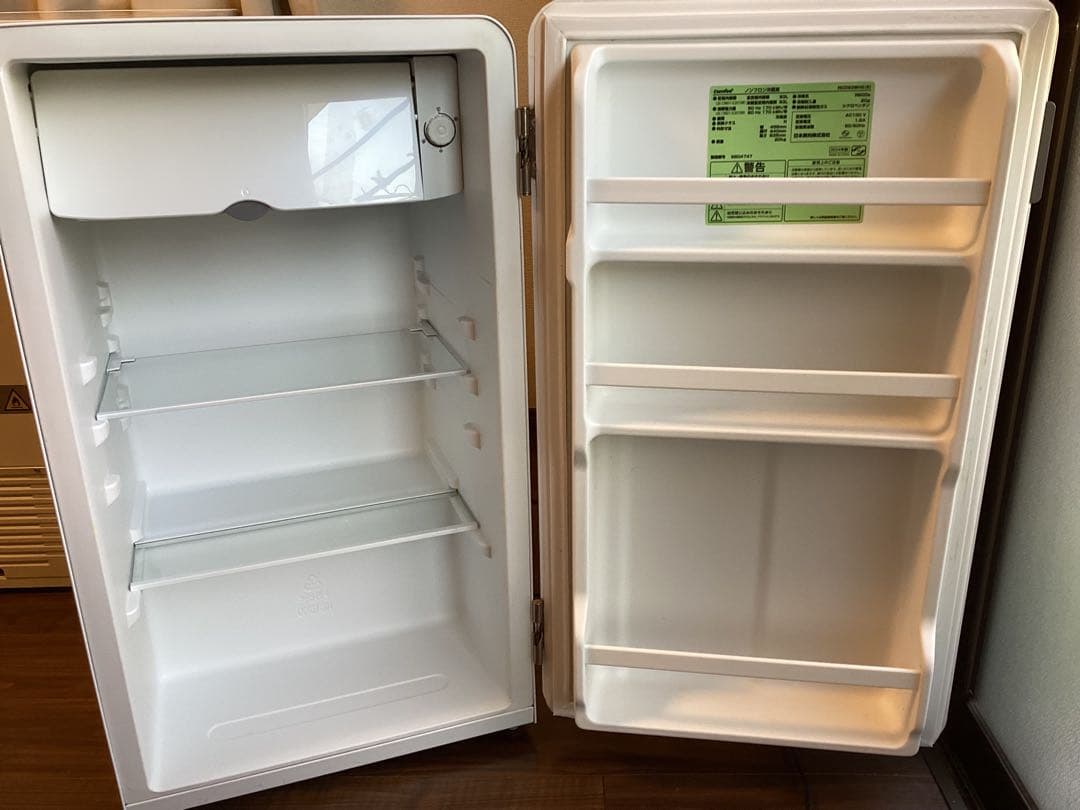 【中古】冷蔵庫　レトロ　2024年製　comfee 93L 冷蔵庫