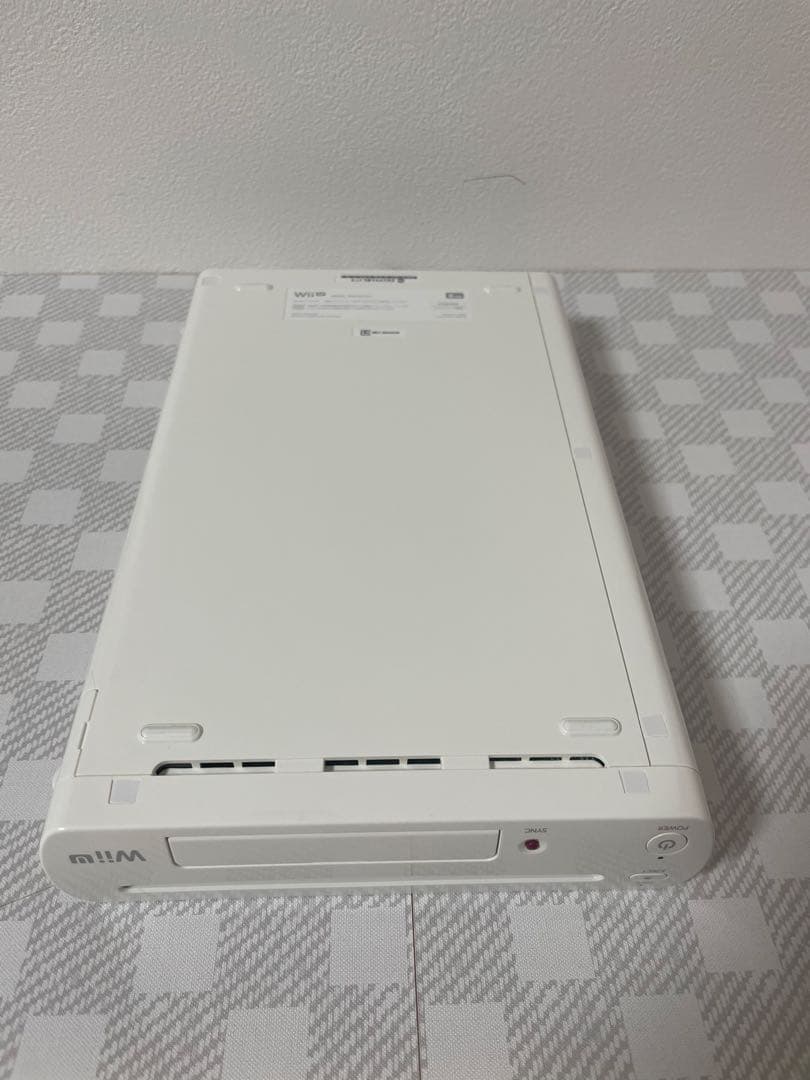 Nintendo WII U ベーシックセット（コントローラー&ソフト3本付き）