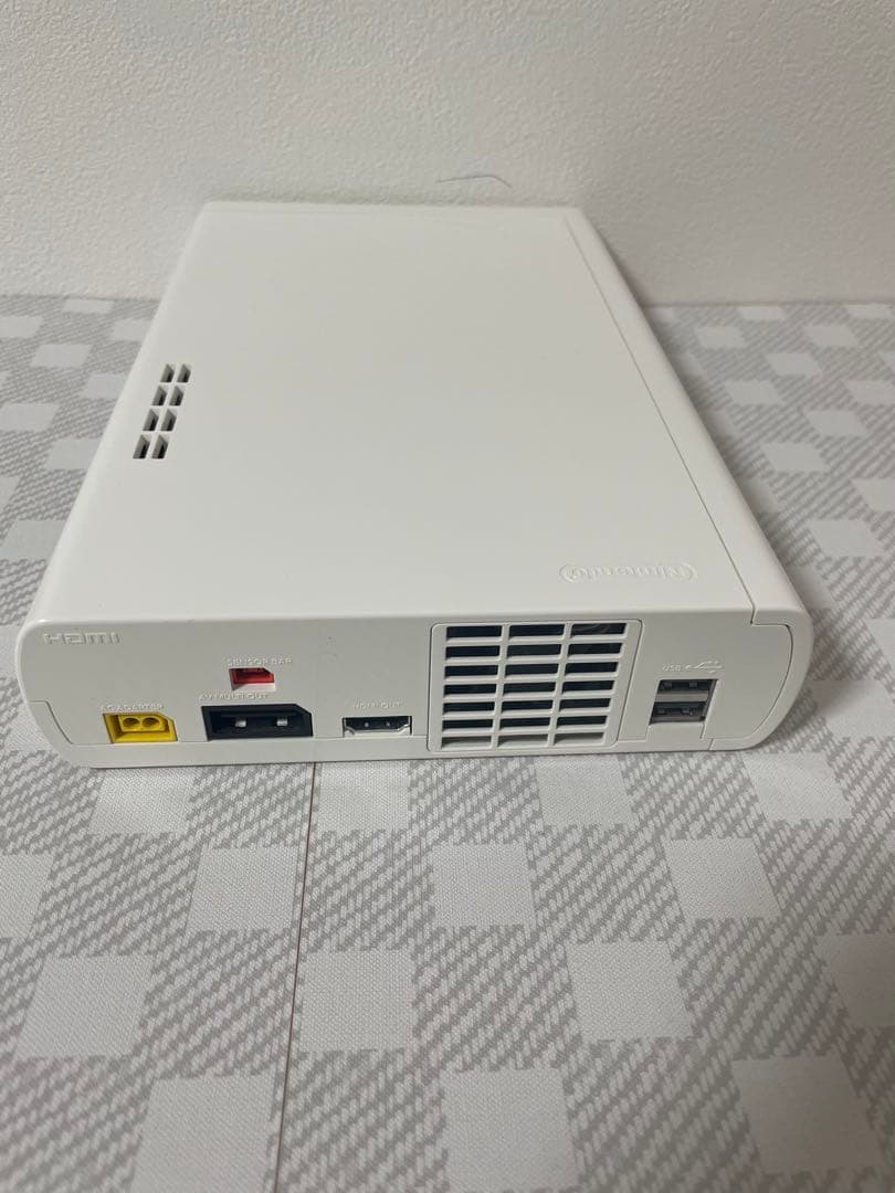 Nintendo WII U ベーシックセット（コントローラー&ソフト3本付き）