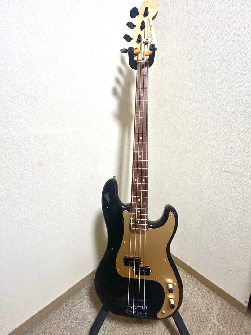 美品Fender Japan ベースギターPB-43. BLK custom