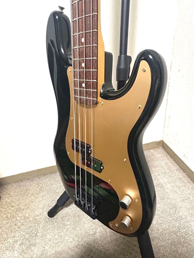 美品Fender Japan ベースギターPB-43. BLK custom