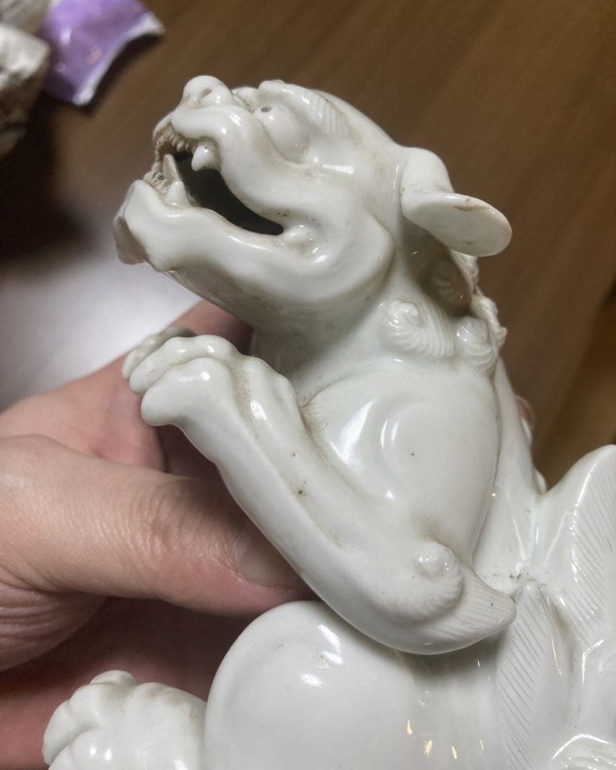 Ｏ*Ｅ様 白い陶器製 獅子の彫刻 アンティーク 骨董品