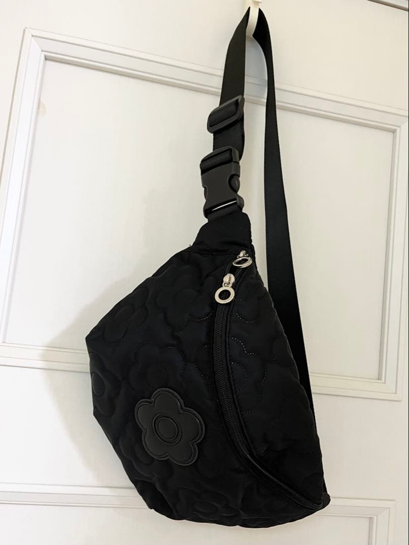 【超美品】未使用⭐️MARY QUANT⭐️ボディバッグ　お値下げしました！