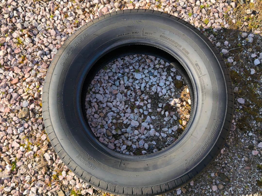 ブリヂストン ルフト RV2 195/65R15 4本セット 2025年製