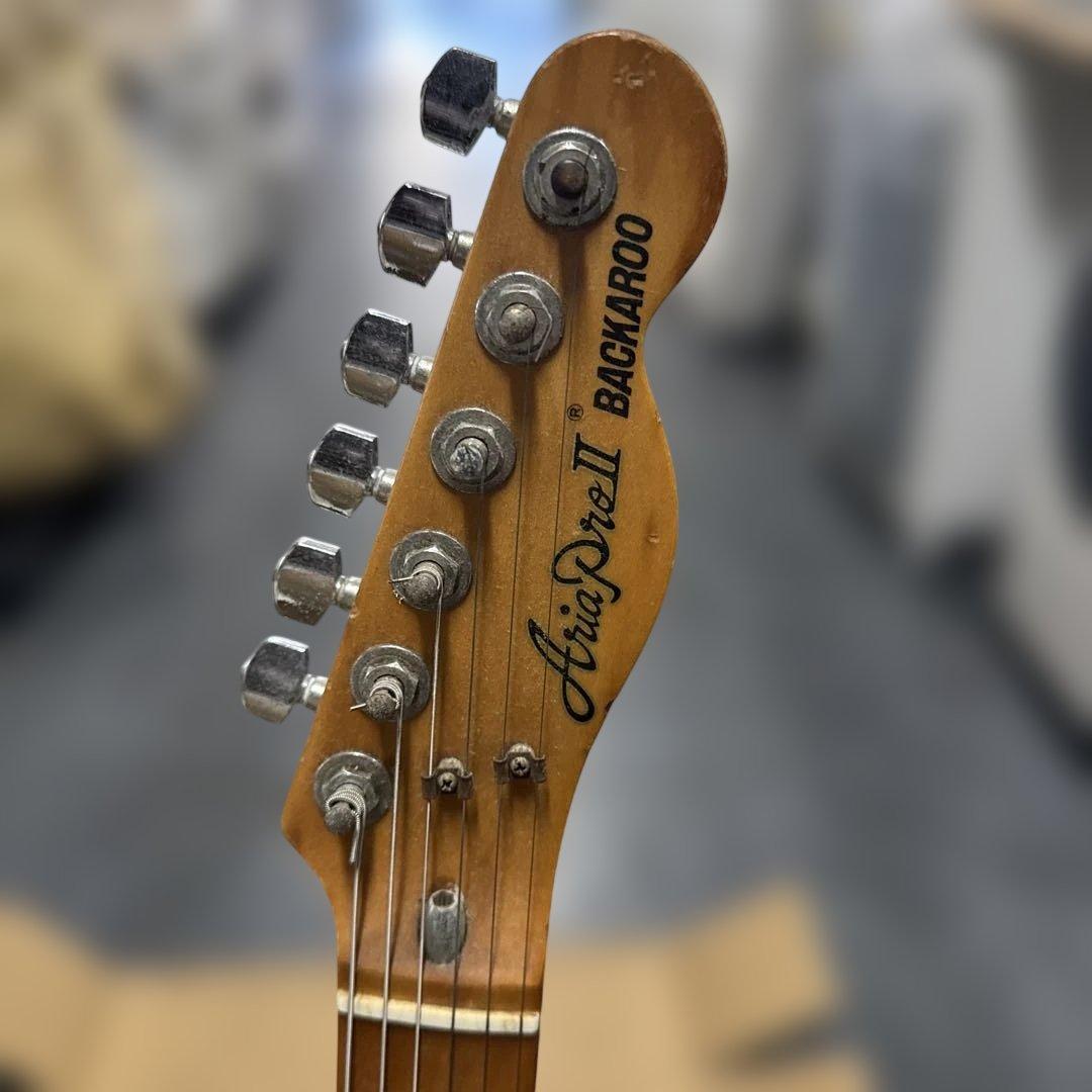 ③エレキギター ビンテージ　BACKAROO