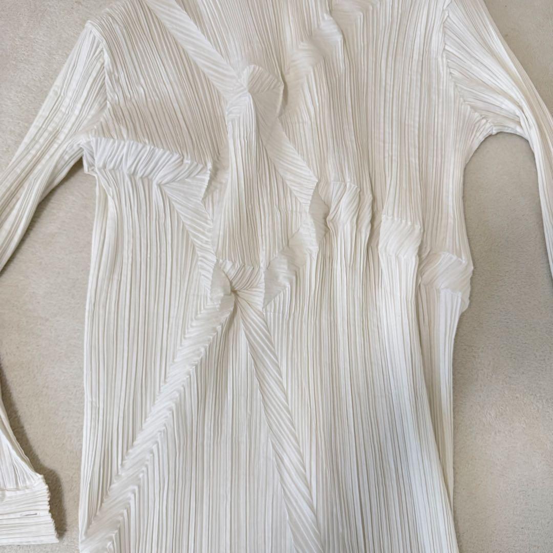 ISSEY MIYAKE 変形　立体　プリーホワイト　ロングカーディガン