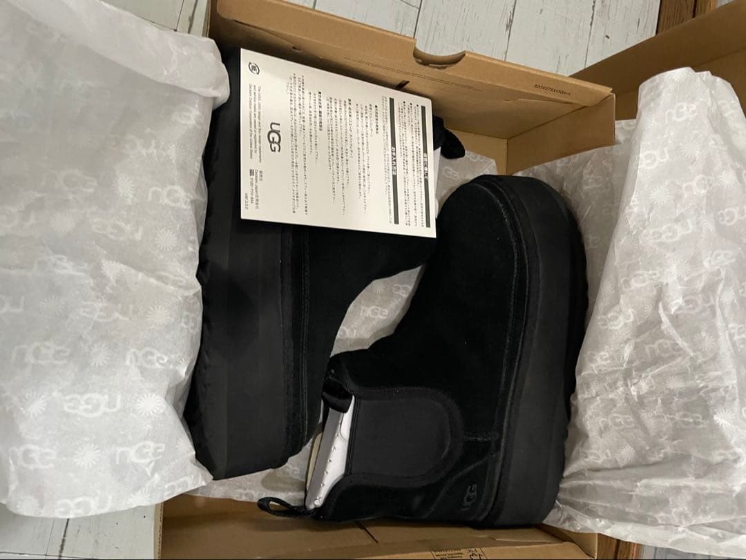 UGG ブラック プラットフォームブーツ
