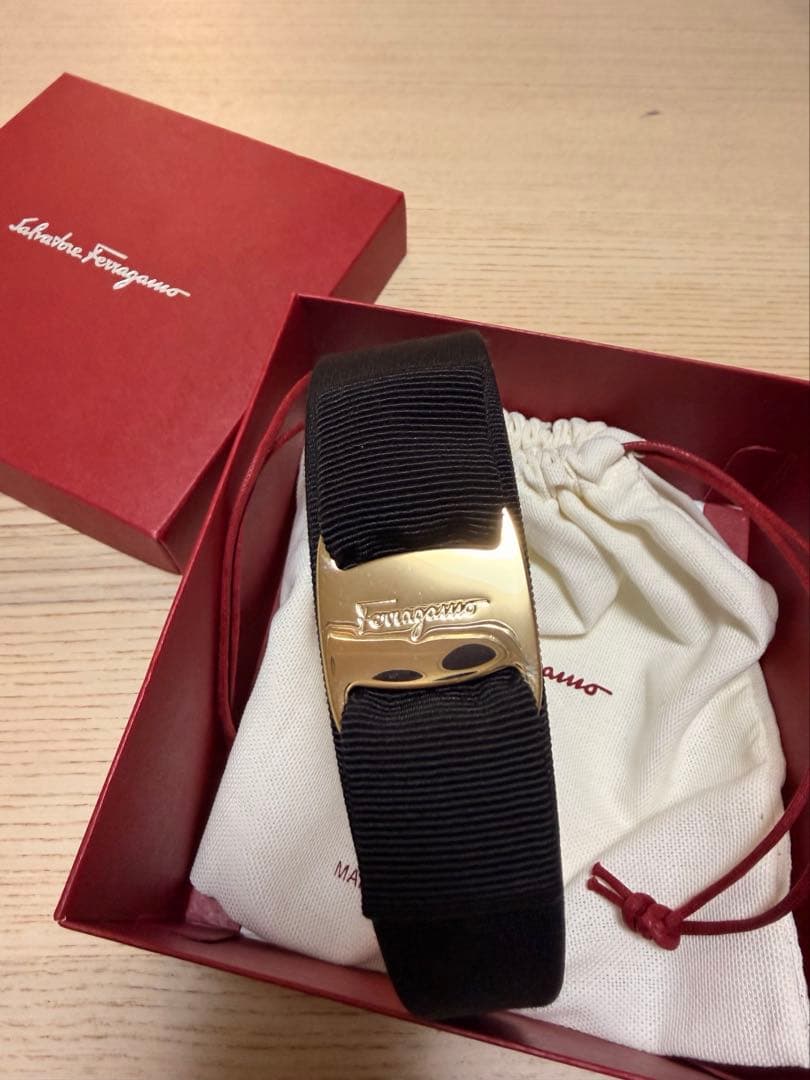 Salvatore Ferragamo カチューシャ ブラック
