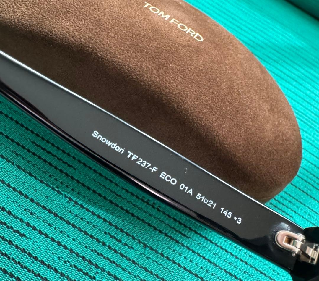 新品　未使用品　TOM FORD サングラス ブラック　スノードン　TF237