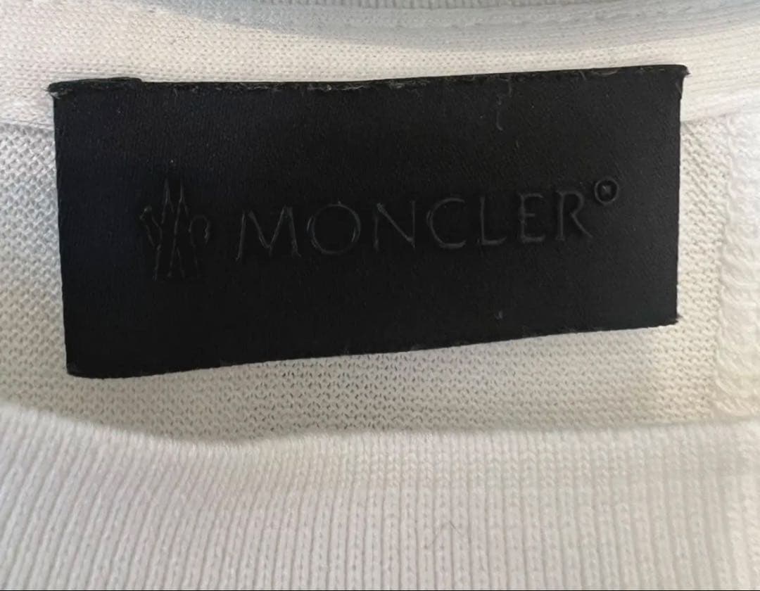 モンクレール ホワイトTシャツ半袖 入手困難モデル ラバーロゴ バックプリント