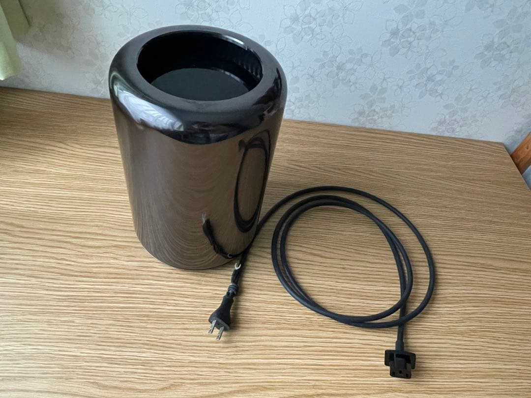 【中古】Apple Mac Pro 2013 3.0GHz 10コア64G