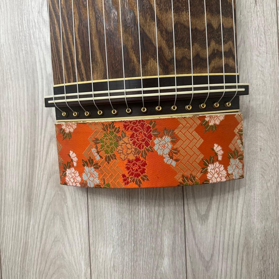 お琴　弦楽器　上角作り　くり甲　すだれ彫り　琴柱14個 猫足　13弦　蒔絵