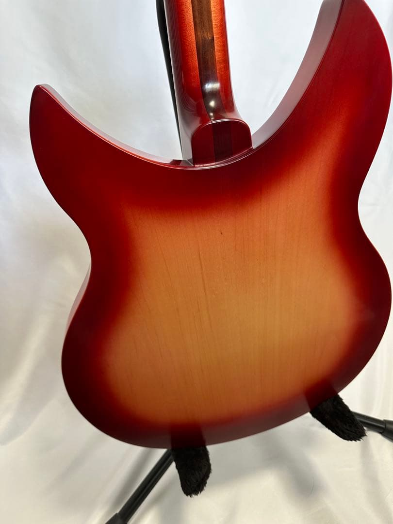 Rickenbacker 330（6弦）Fireglo