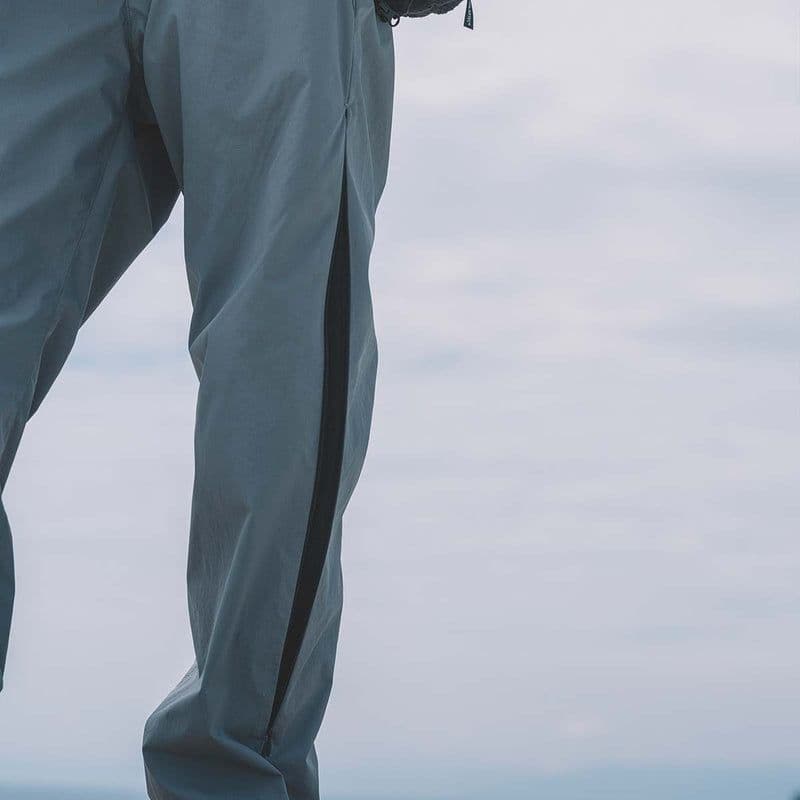 新品MERRELL グレー ナイロン　パンツM