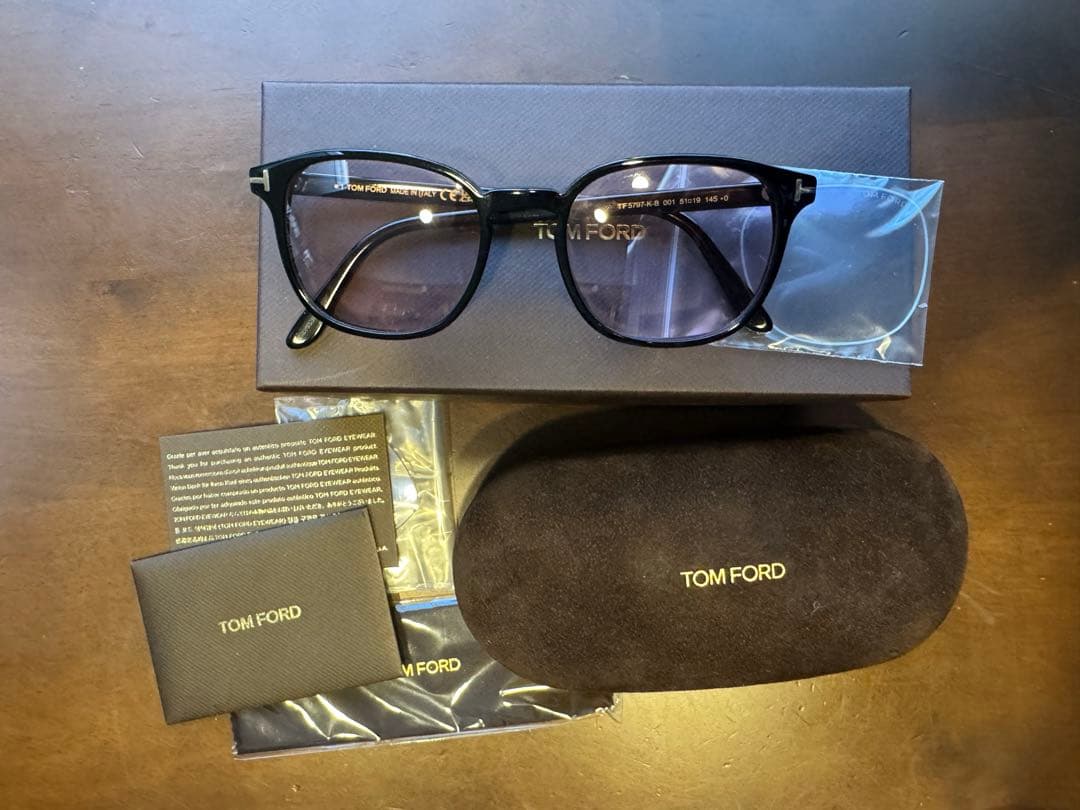 TOM FORD ライトピンクカラーレンズ　ブルーライトカットレンズ付
