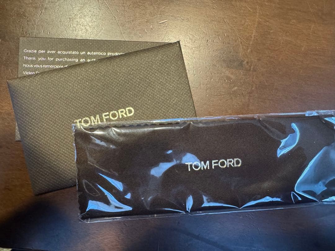 TOM FORD ライトピンクカラーレンズ　ブルーライトカットレンズ付