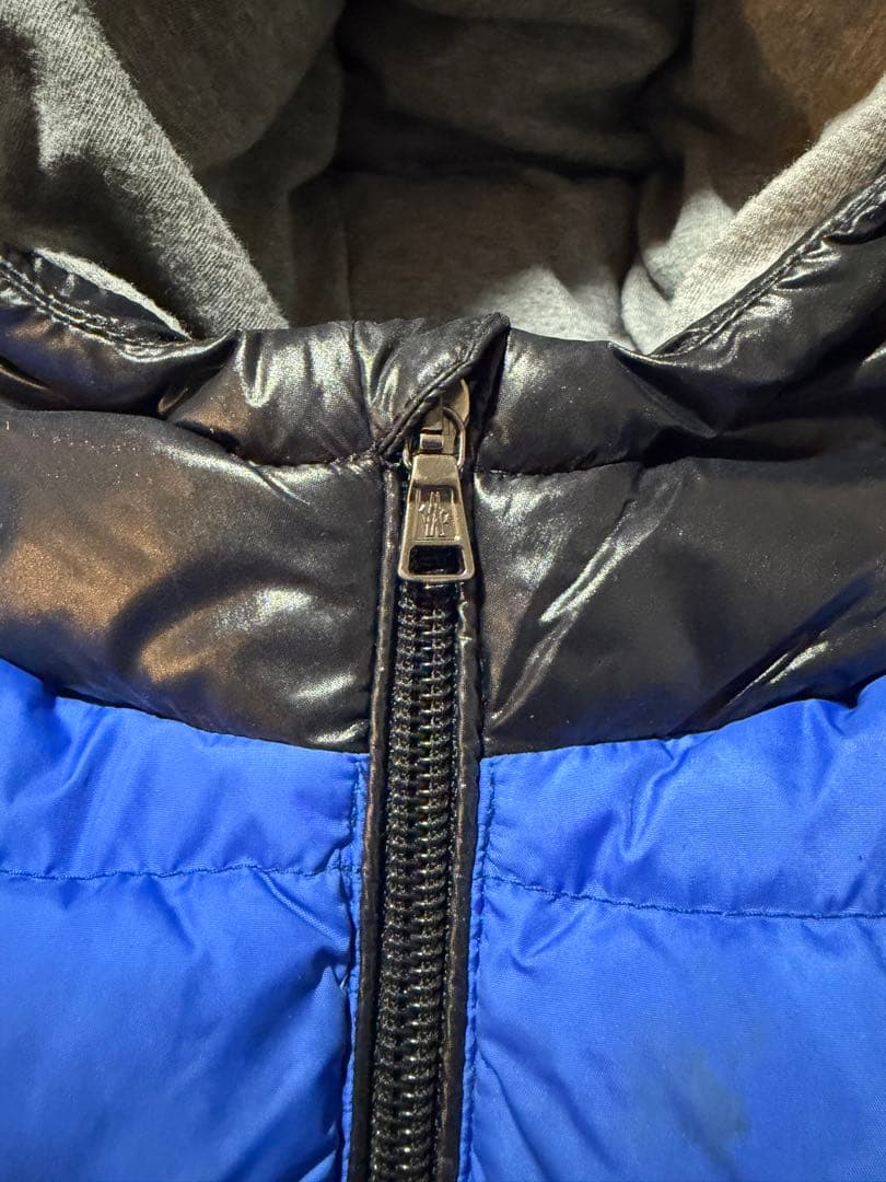 MONCLER フード付きダウンジャケット
