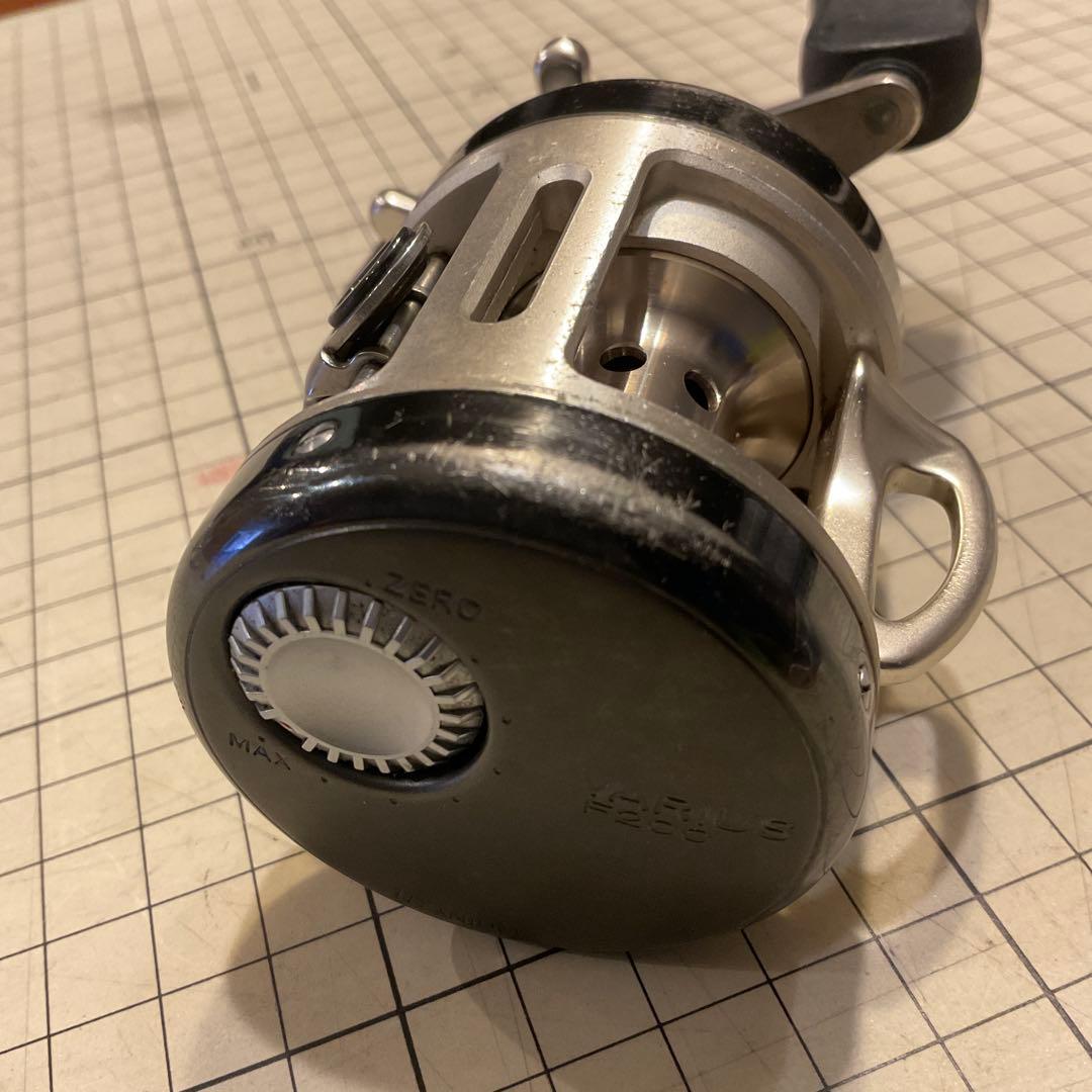 S*P様 オールド RYOBI バリウス F200 ベイトリール　チタニウム　ジ