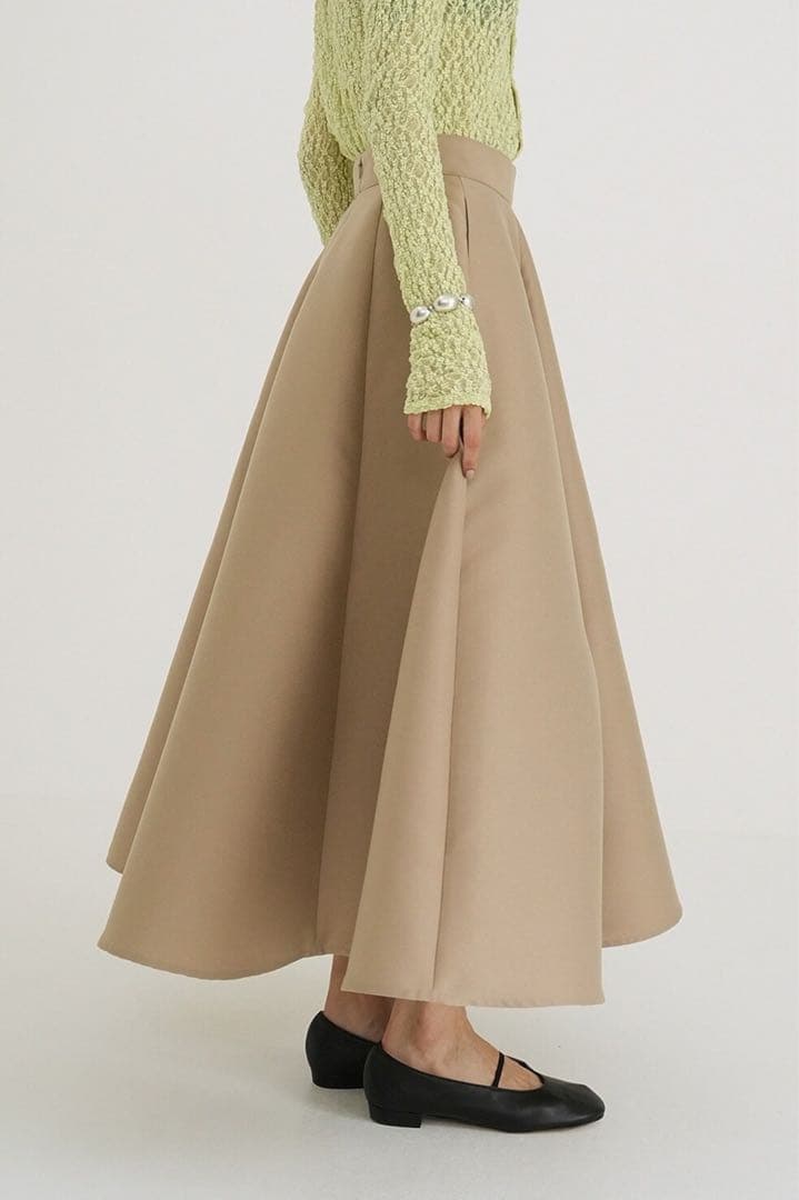 美品 CLANE VOLUME FLARE SKIRT Beige サイズ1