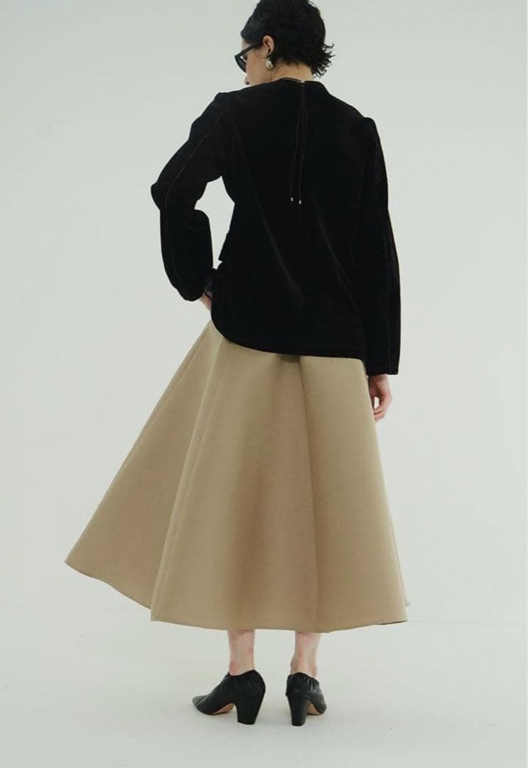 美品 CLANE VOLUME FLARE SKIRT Beige サイズ1