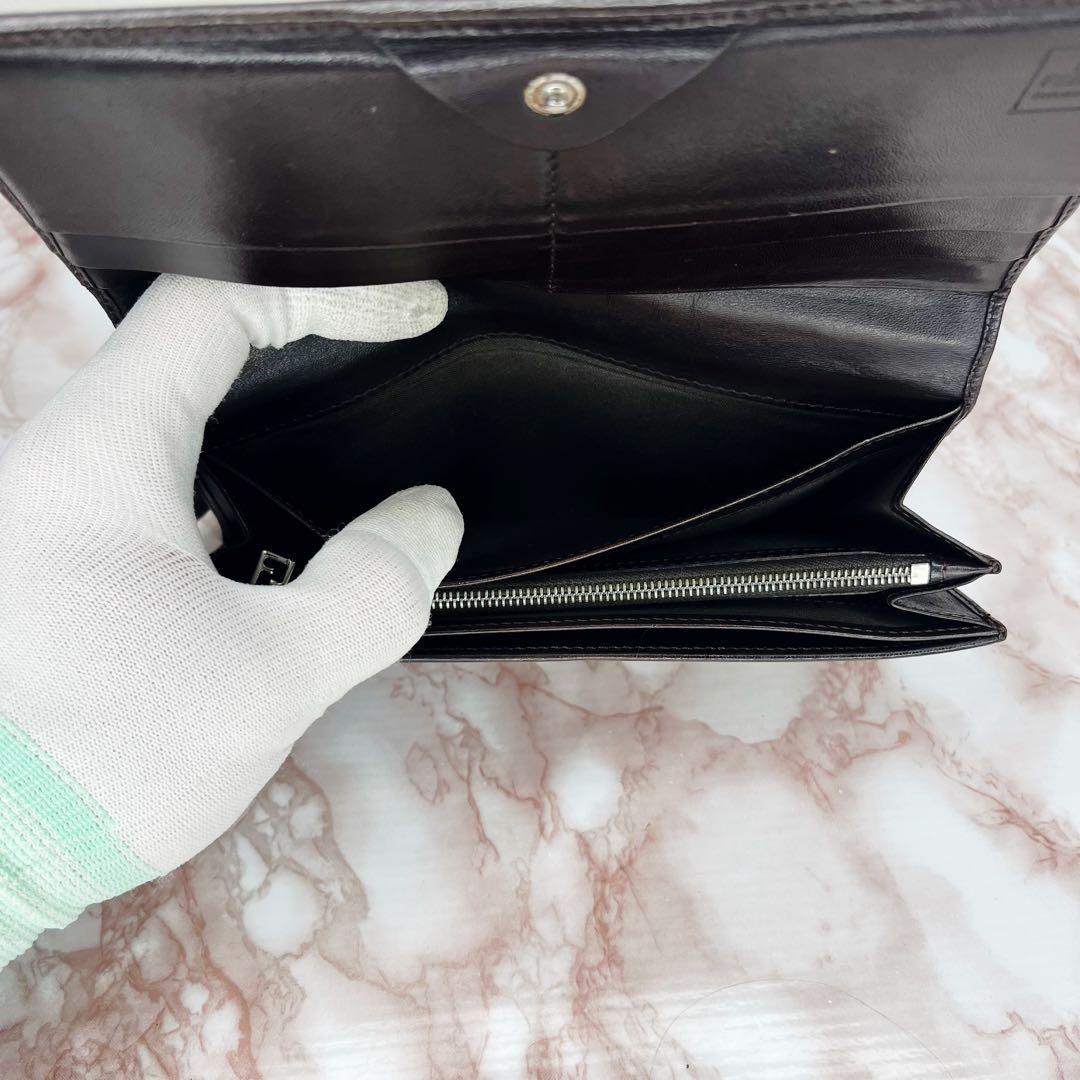 50【極美品】FENDI 二つ折り財布 長財布
