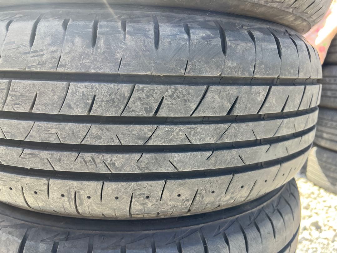 ブリヂストン　プレイズ　px-rv2 215/55r17 22年　24年　バリ山