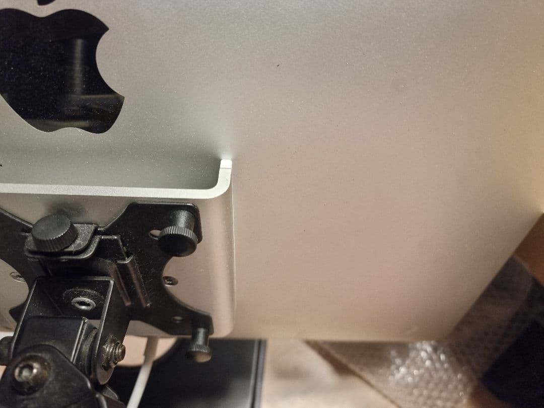 iMac 21.5 4K Core i5 / 8GB / 1TB 2019　本体