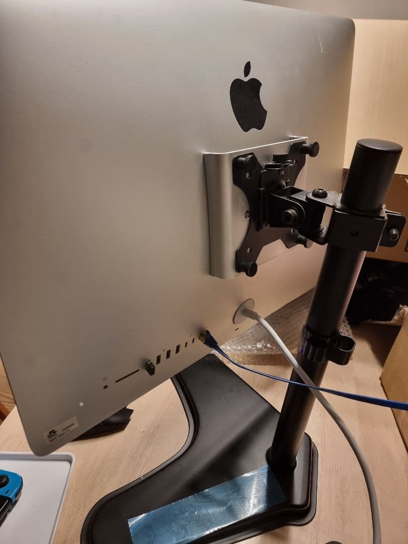 iMac 21.5 4K Core i5 / 8GB / 1TB 2019　本体