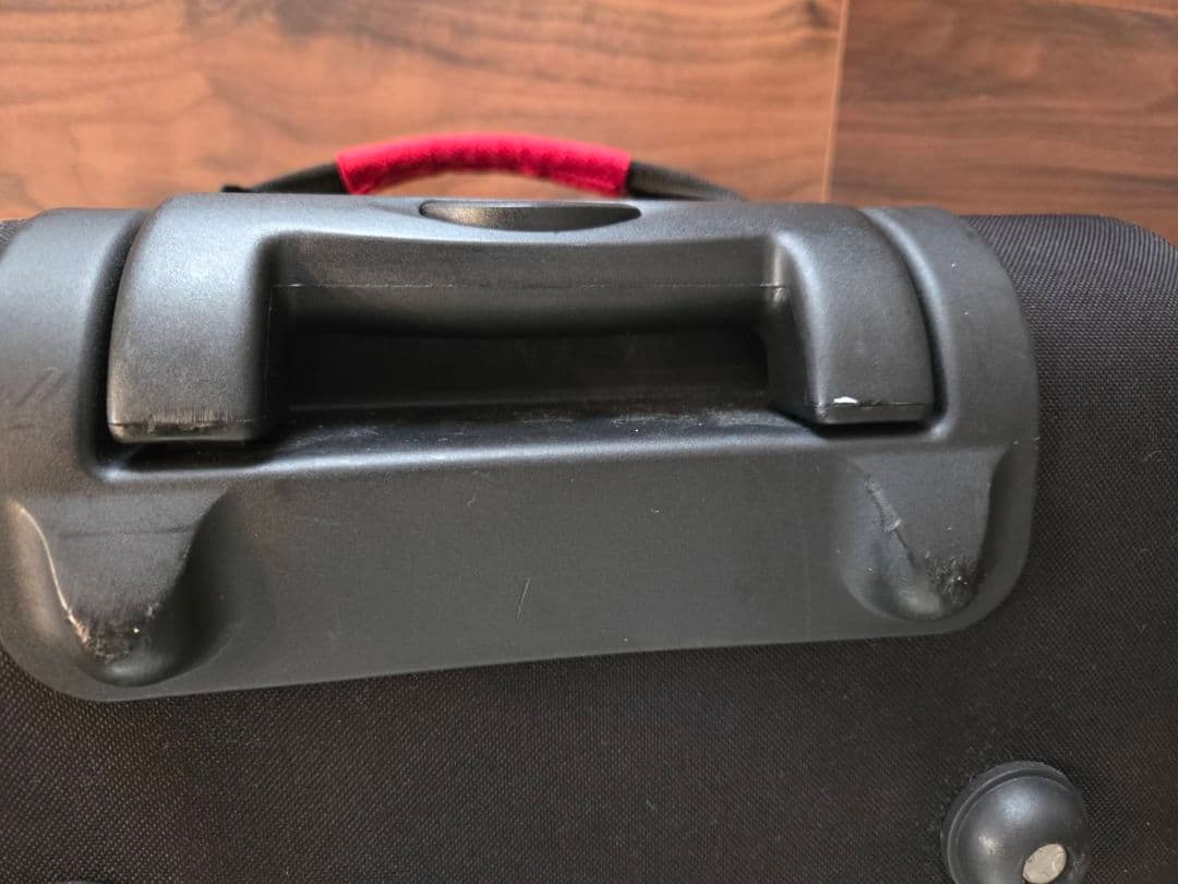【美品】COLEMAN　70リットルボストンバッグ　赤