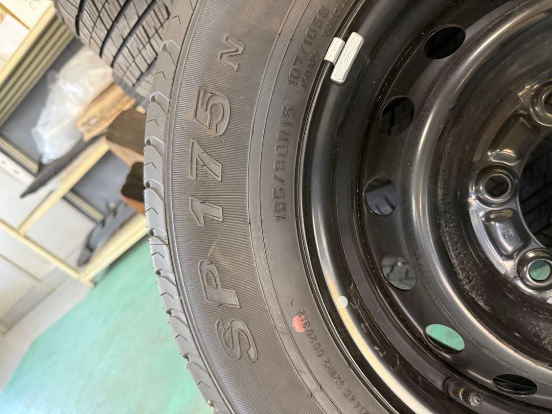 ハイエース用　DUNLOP タイヤホイール4本セット 新車外し　15インチ