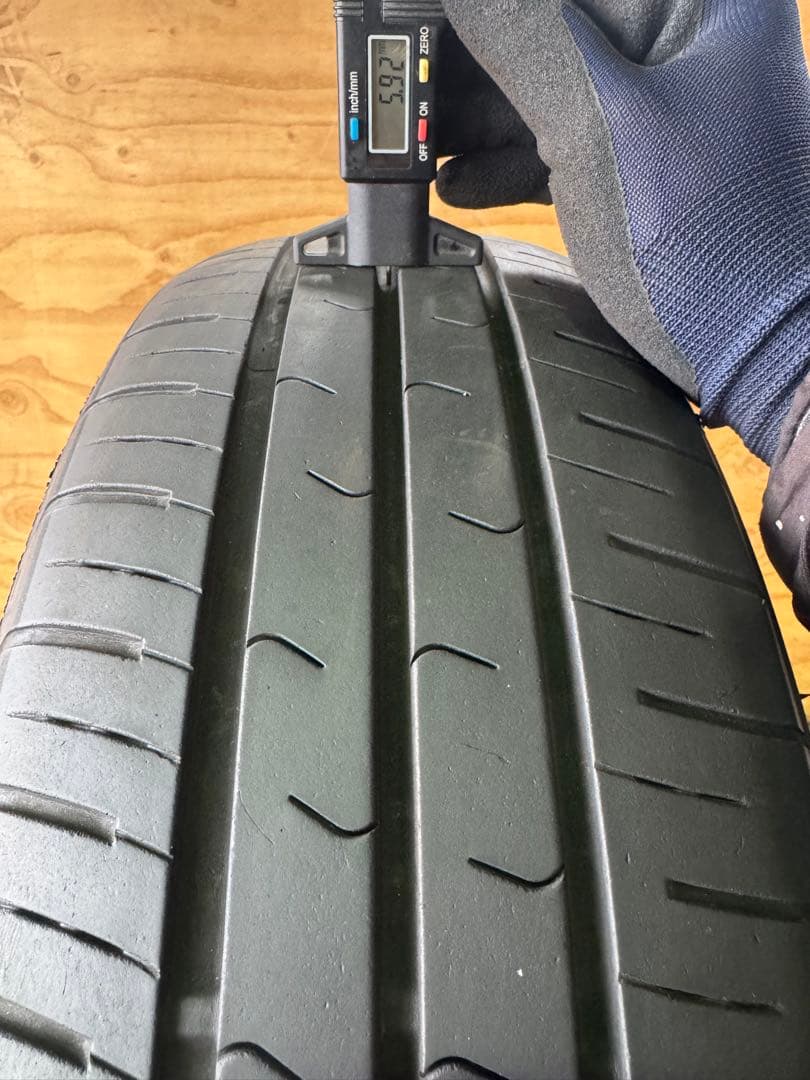 195/65R15 TOYOナノエナジー夏タイヤ4本。