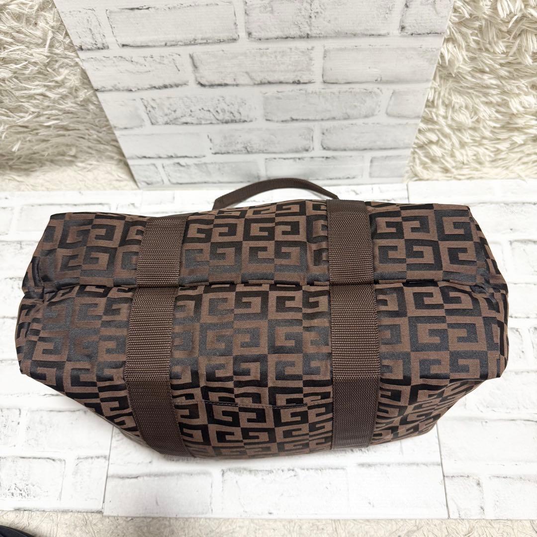 大容量/美品✨ジバンシー デカボストン ハンドバッグ ブラウン ロゴ 総柄