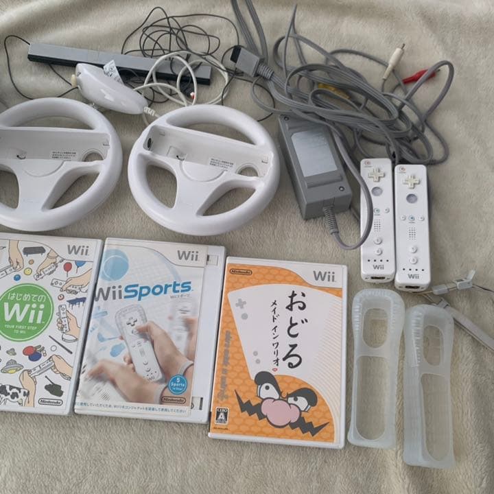 Wii 本体＆リモコン各種＆ソフト4点まとめ売り