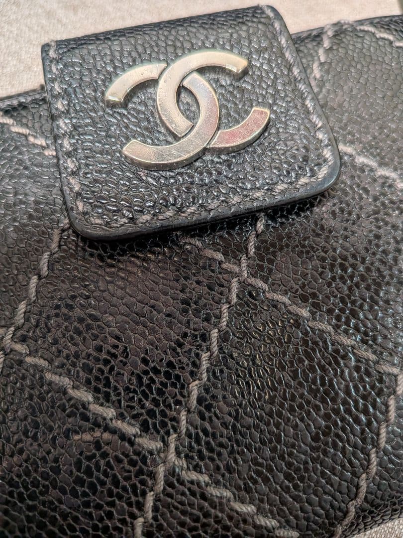 希*✨様 CHANEL キャビアスキン　 二つ折り財布　ワイルドステッチ　訳あり