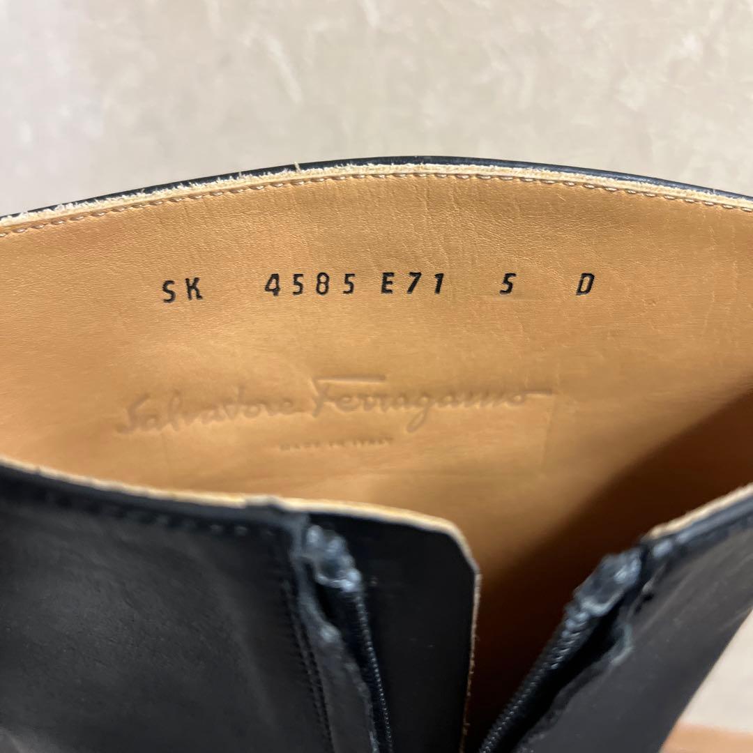 Salvatore Ferragamo ブーツ　ブラック