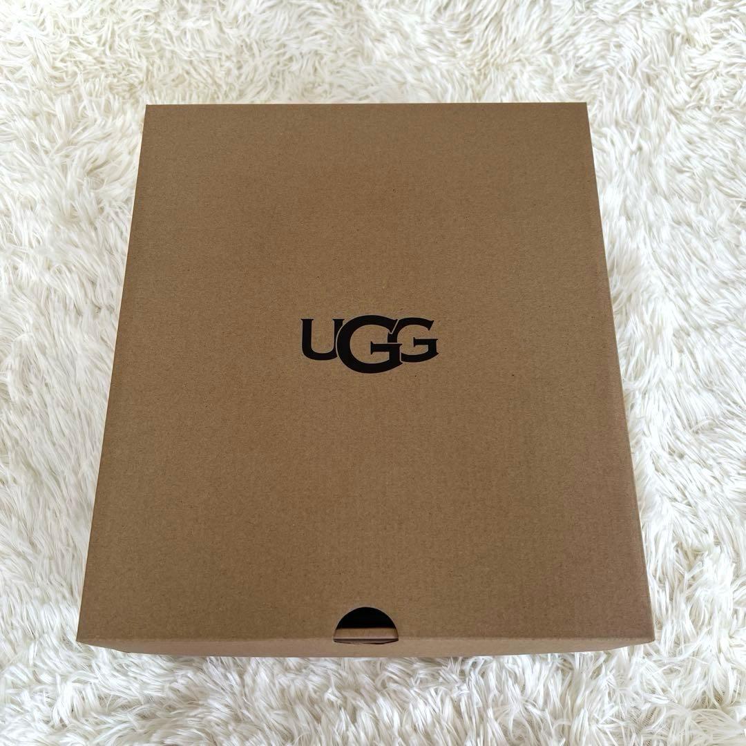 UGG クラシック ウルトラミニ プラットフォーム ムートンブーツ ブラック