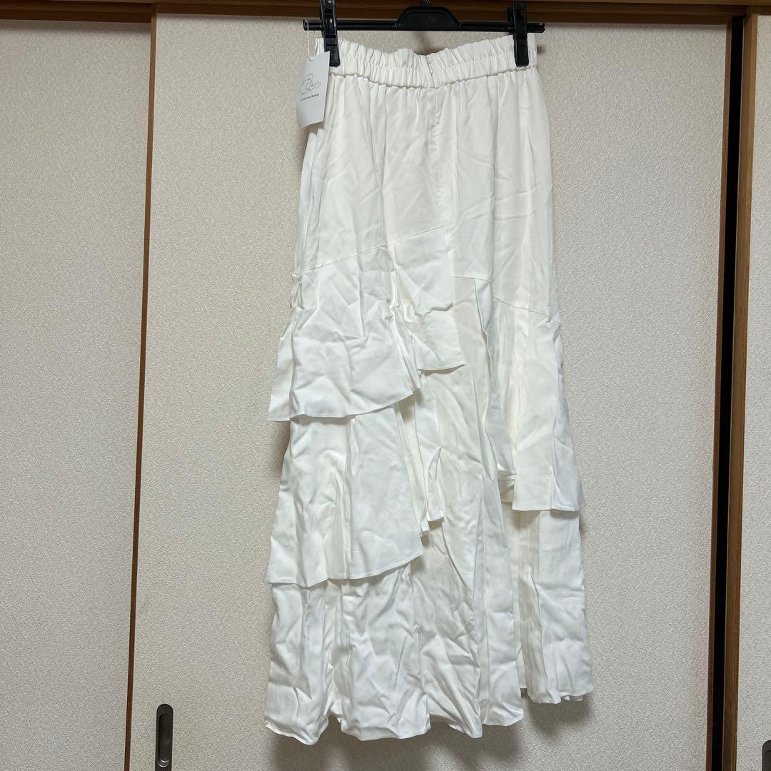 新品タグ付きLa boutique Bon Bon白ロングスカート サイズ38