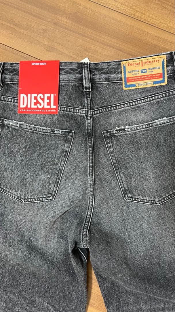 Diesel D-Sire W24L30 ワイドデニム 新品タグ付き