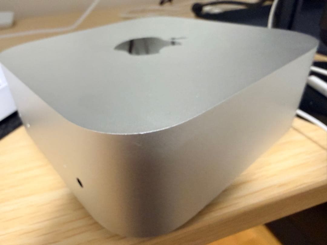 M4 Mac mini 256gb＋スタンド＋HDMIケーブル　＋USBポート