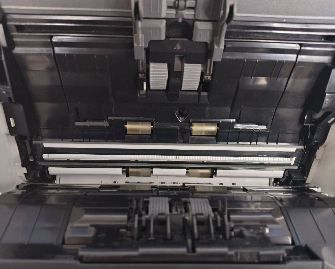 たまった書類を一気にスキャン 富士通 ScanSnap iX1500（白）使用少
