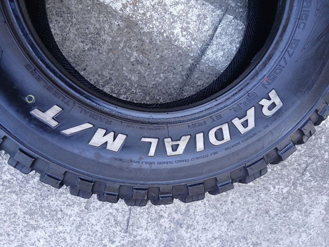 MUDSTAR M/T 195/80R15 107/105N LT 1本